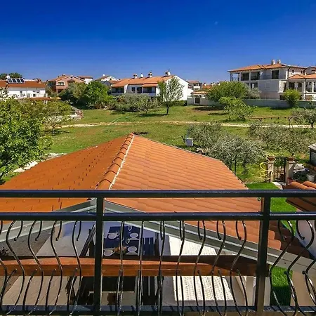 Charming Beachfront In Porec