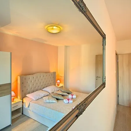 Charming Beachfront In Holiday home *